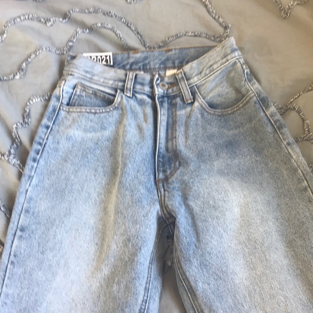 NEW Brandy Melville Mom Jeans
